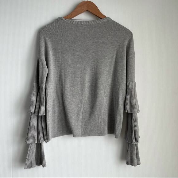 Fred and Sibel sweater with tiered ruffle sleeves Crewneck grey size small - Picture 6 of 7